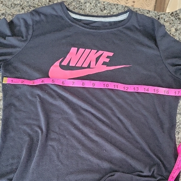 3/$15 Nike Black Long Sleeve Womens Tee with Pink Logo Size L - Picture 3 of 4